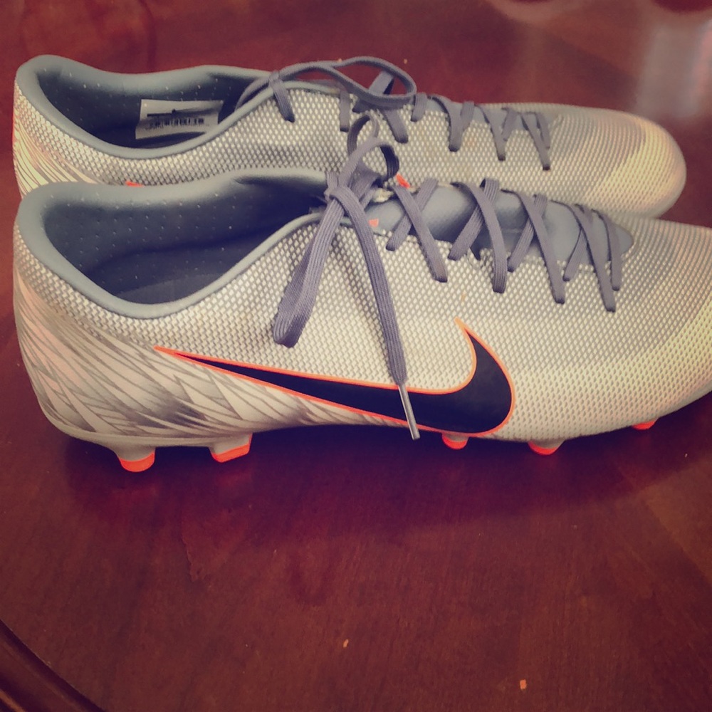 NIKE MERCURIAL MENS OUTDOOR SOCCER CLEATS